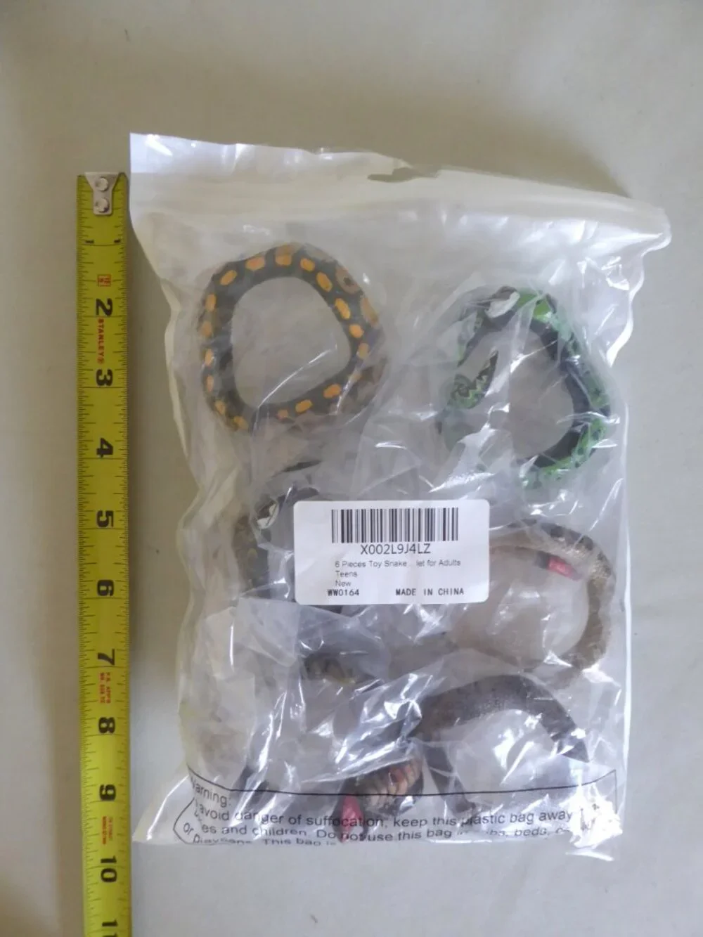 NEW 6 REALISTIC SNAKE REPTILE PVC PLASTIC TOY BRACELET HALLOWEEN GOTHIC